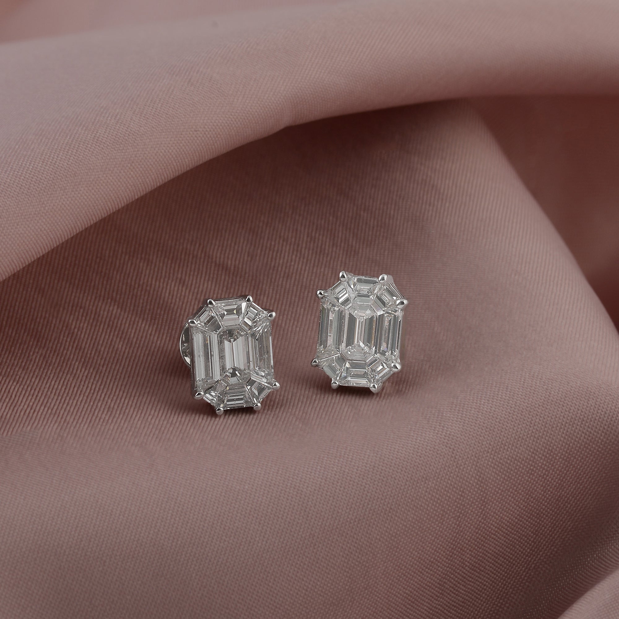 Luxurious Emerald-Cut Diamond Stud Earring