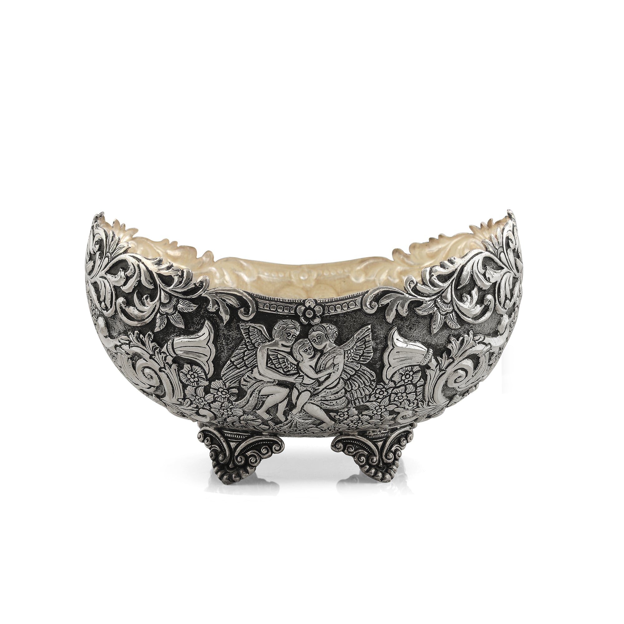 Silver Fruit Bowl With Artistic  Fusion