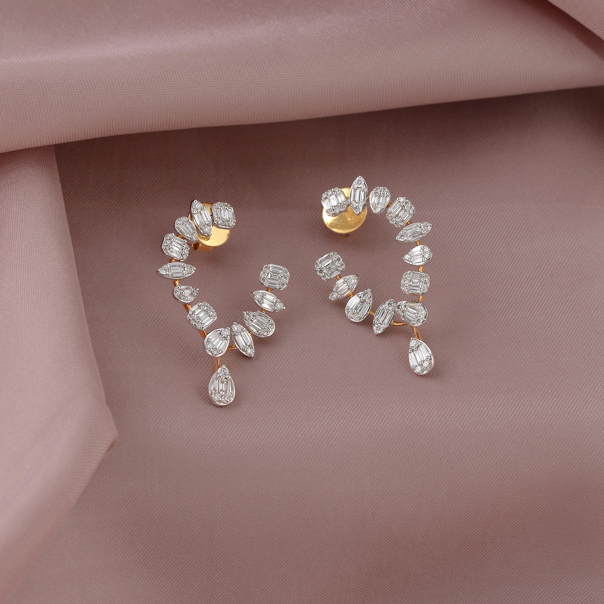 Luxurious Swanky Diamond Earring