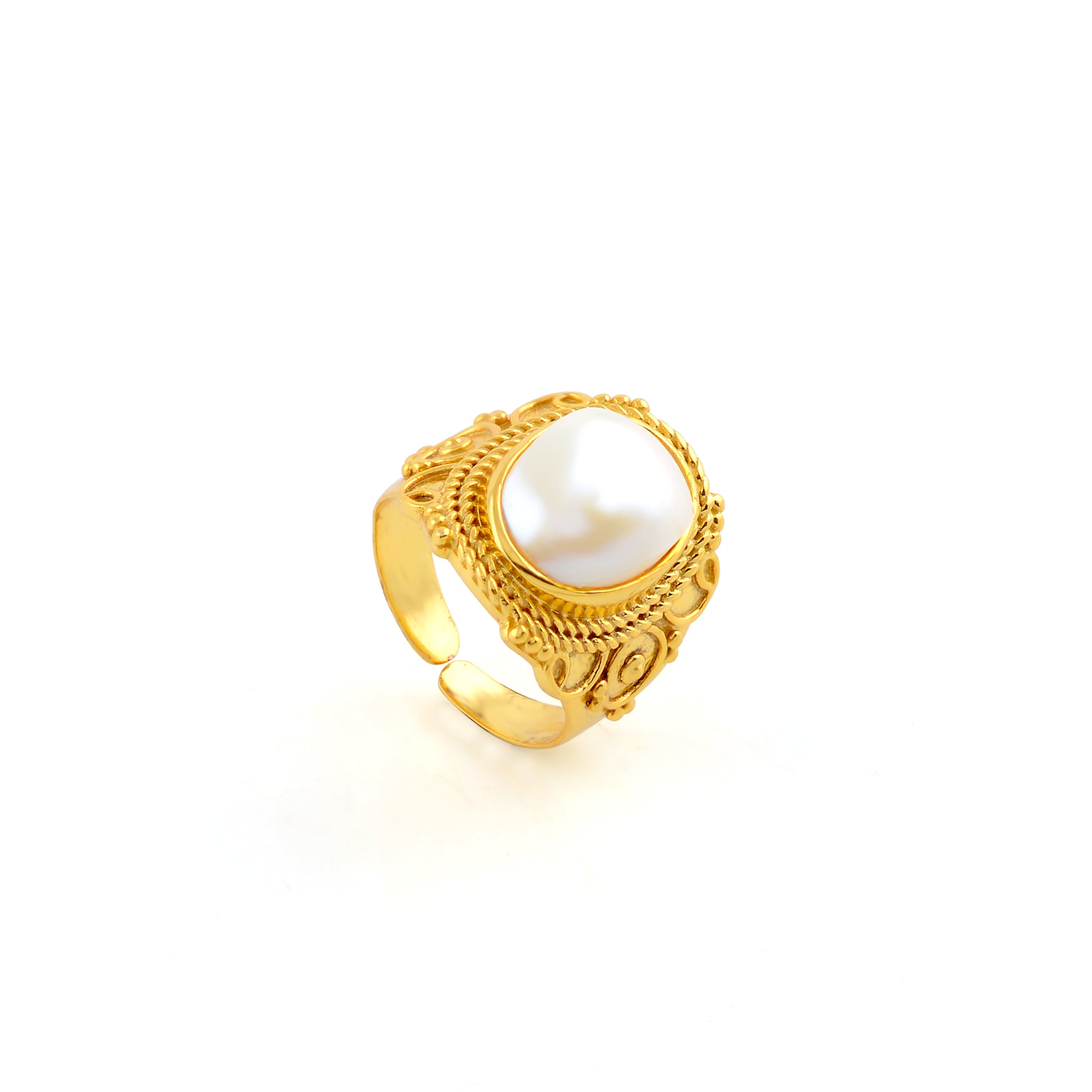 Graceful Fresh Water Button Pearl Ring