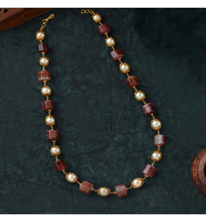 Pearl Malas are an absolute classic and this one is no different