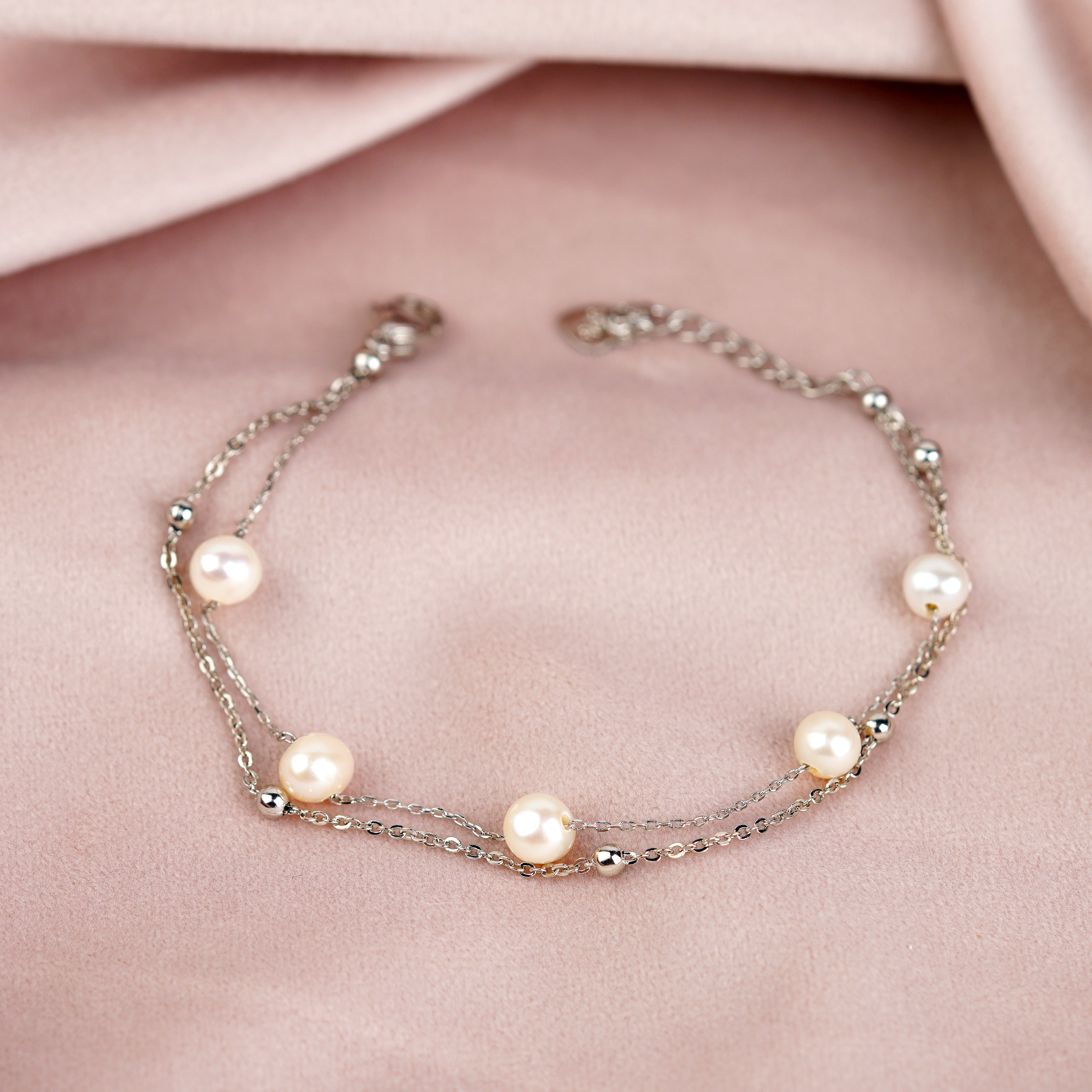 Timeless  & charming Pearl Bracelets