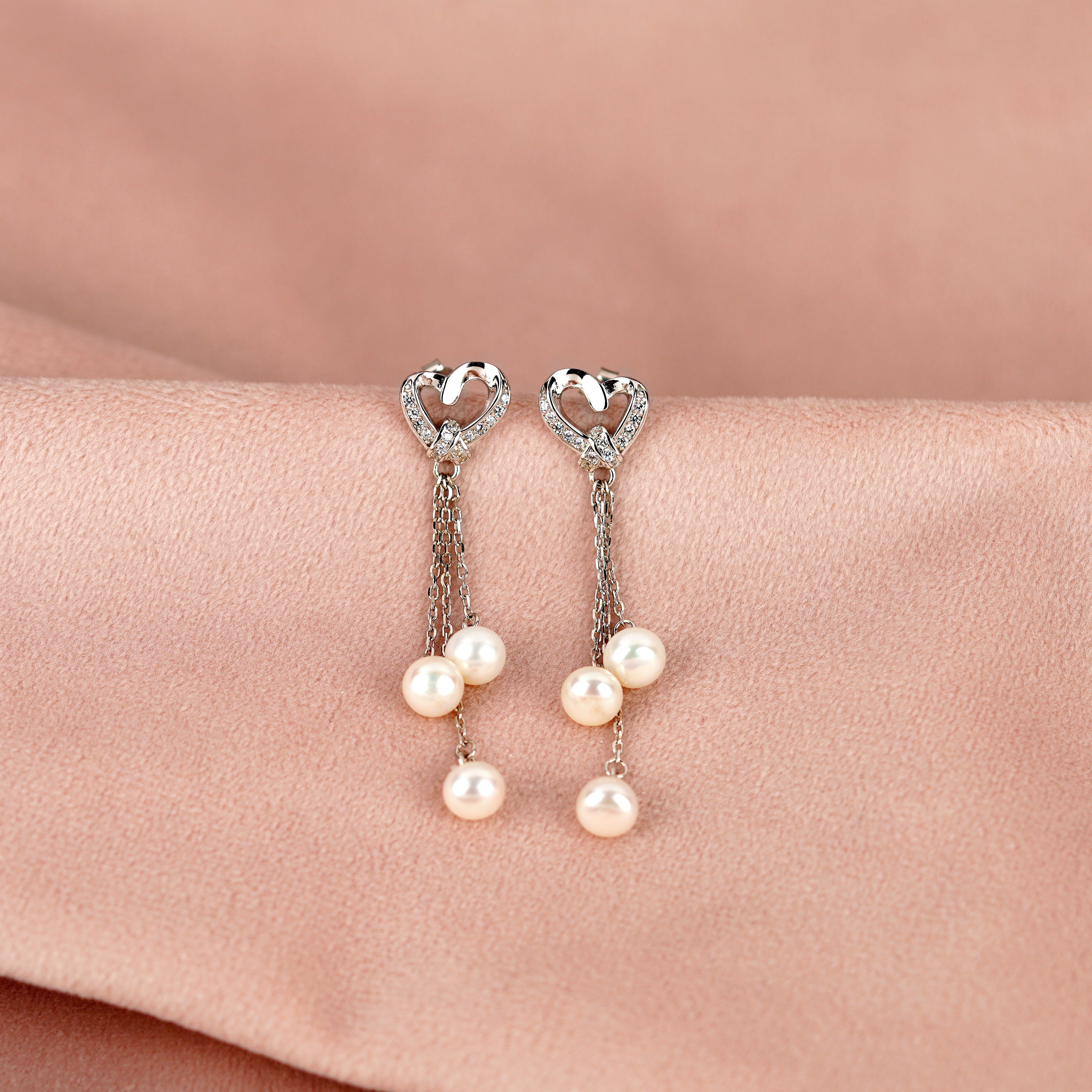 Sparkling Heartfelt Hanging Pearl Earrings