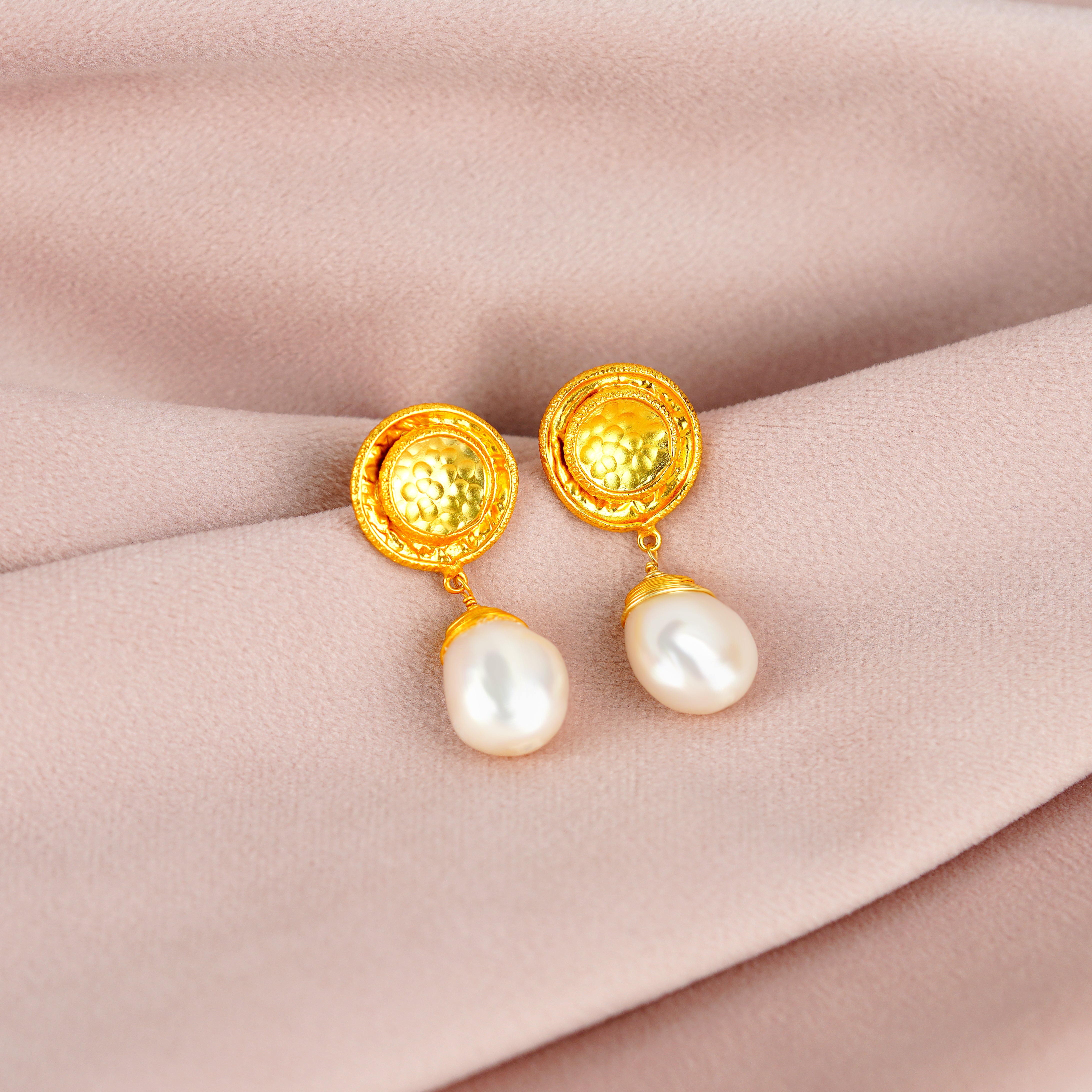 Pearl Elegance Drop Earrings with an Alloy Accent