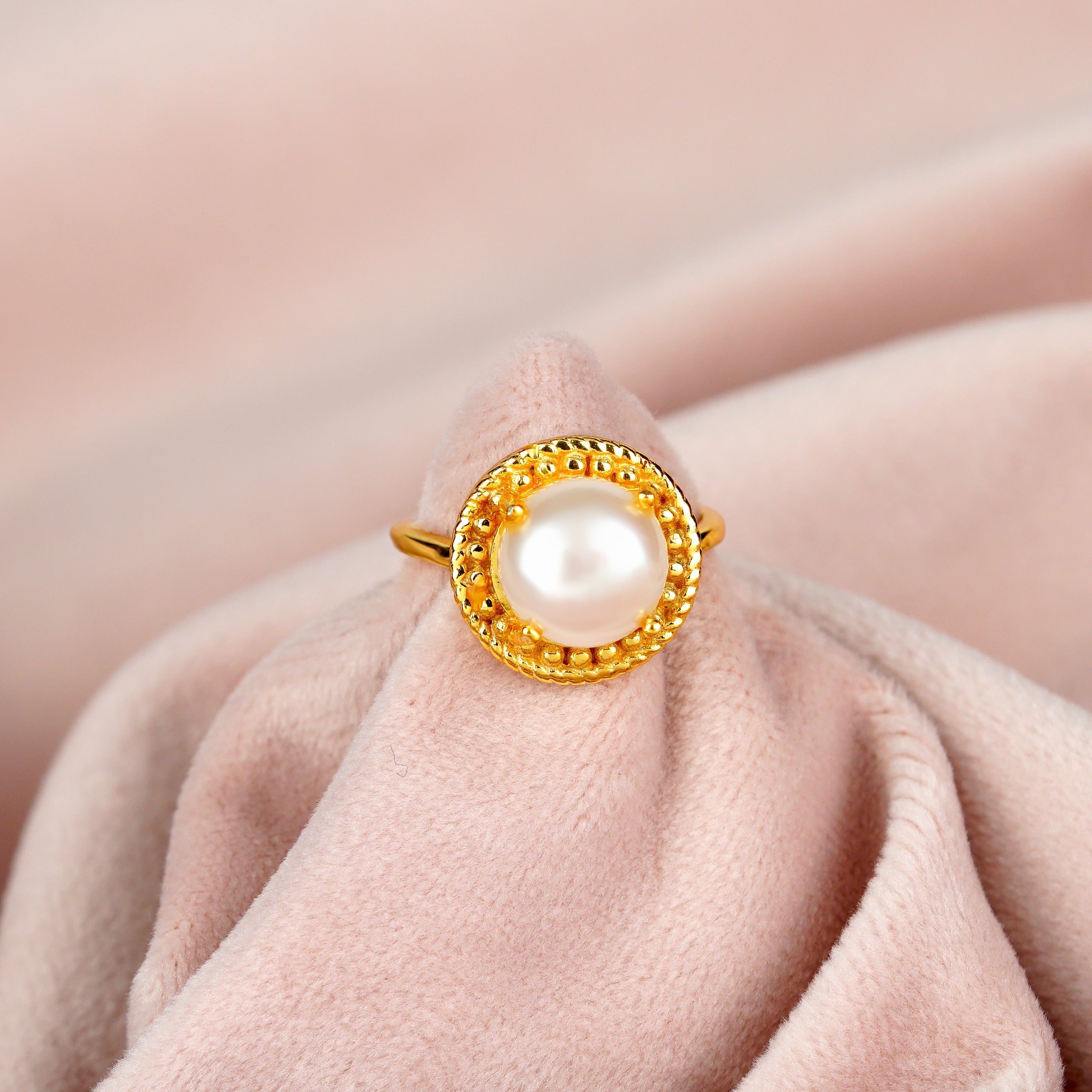 Radiant Elegance: Fresh Water Button Pearl Ring