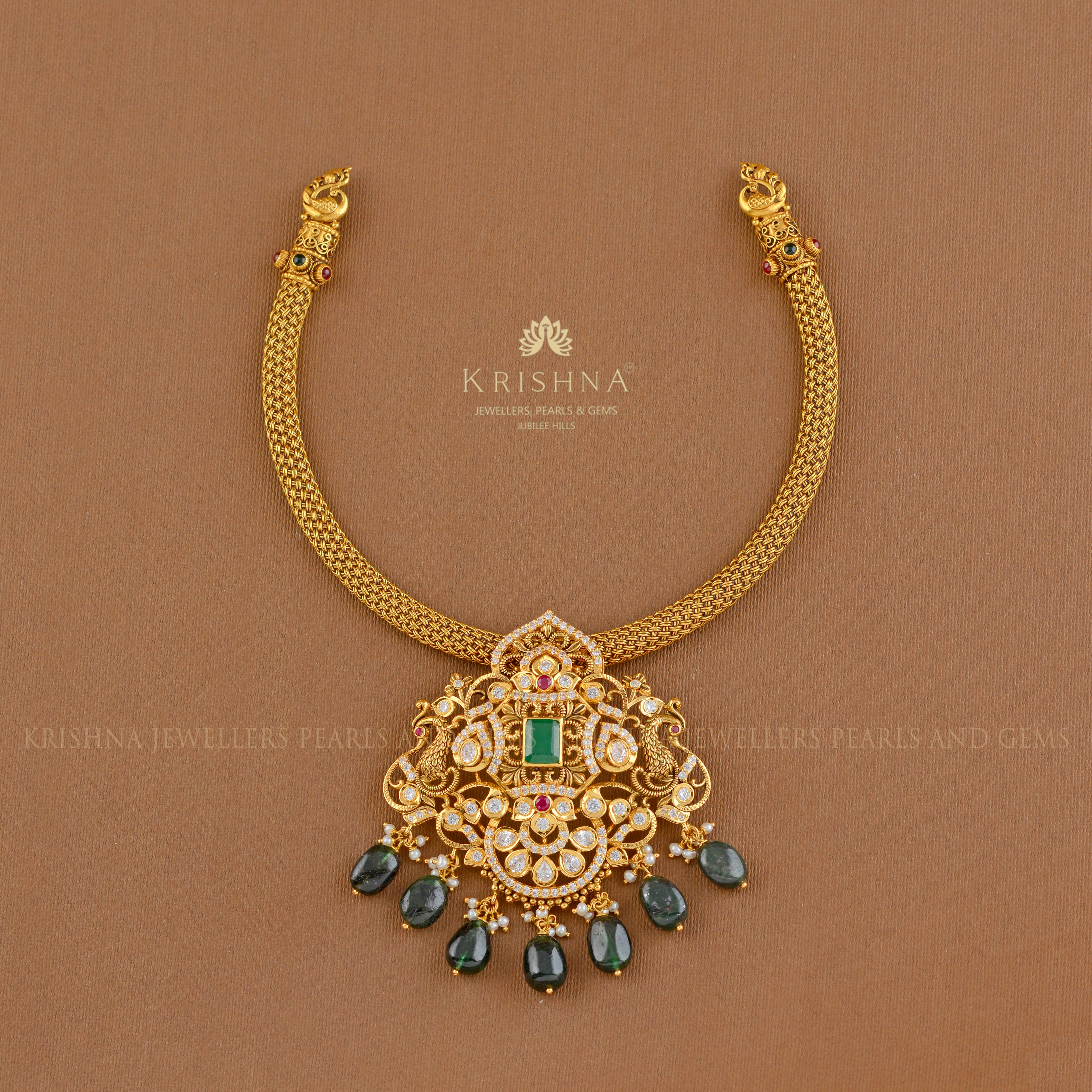 Gold Kanti Necklace With Pendant