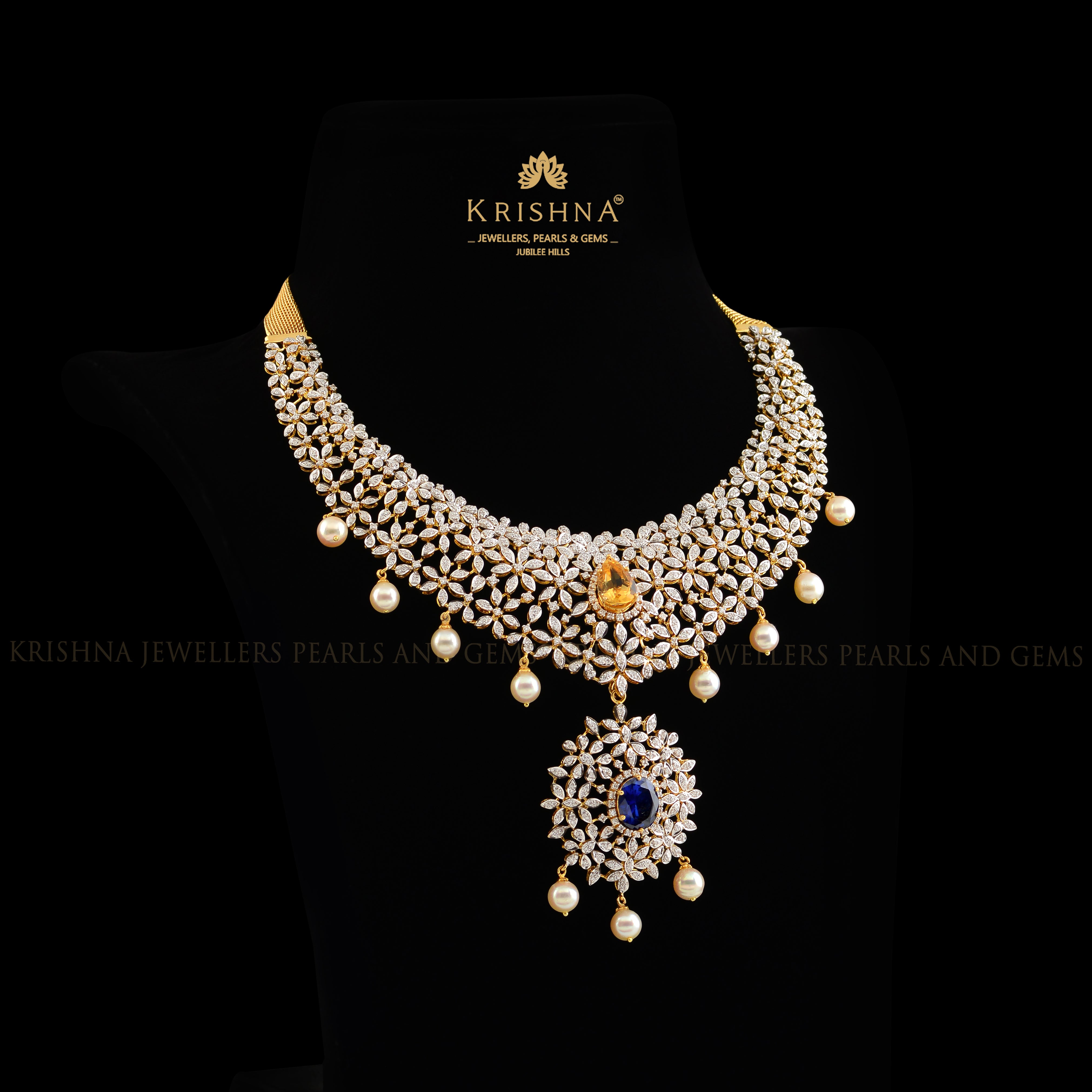 Sparkling Flowery Diamond Necklace