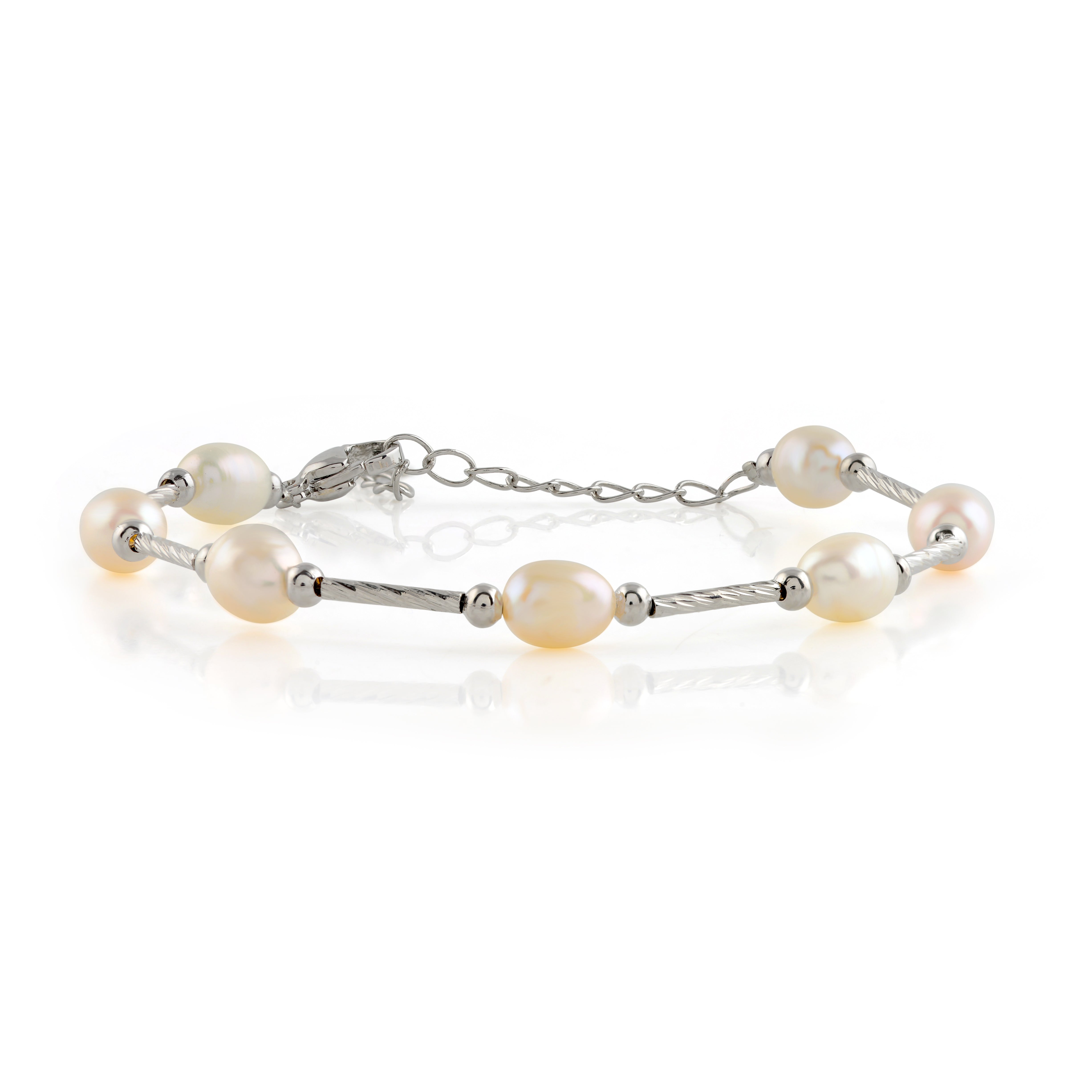 Single strand pearl bracelet