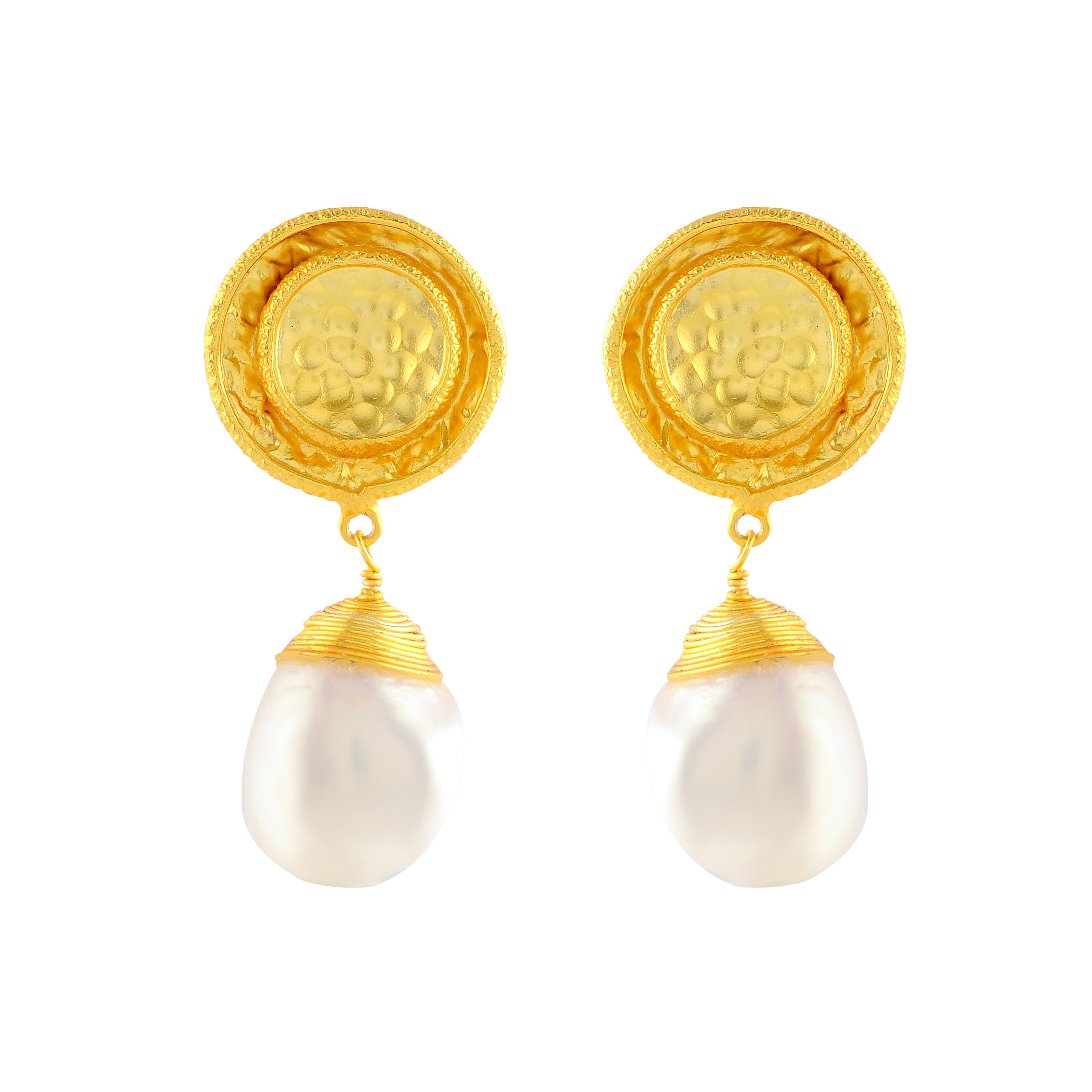 Pearl Elegance Drop Earrings with an Alloy Accent
