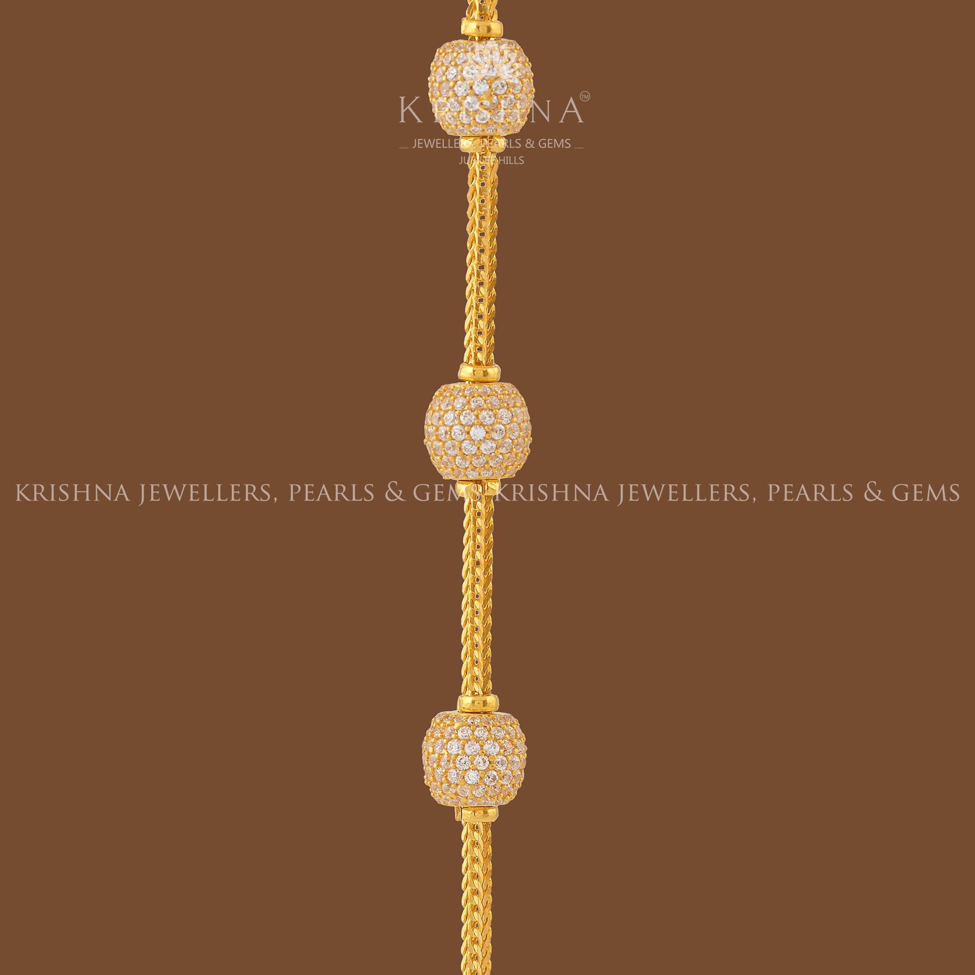 22k Gold Necklace with Studded Brooch
