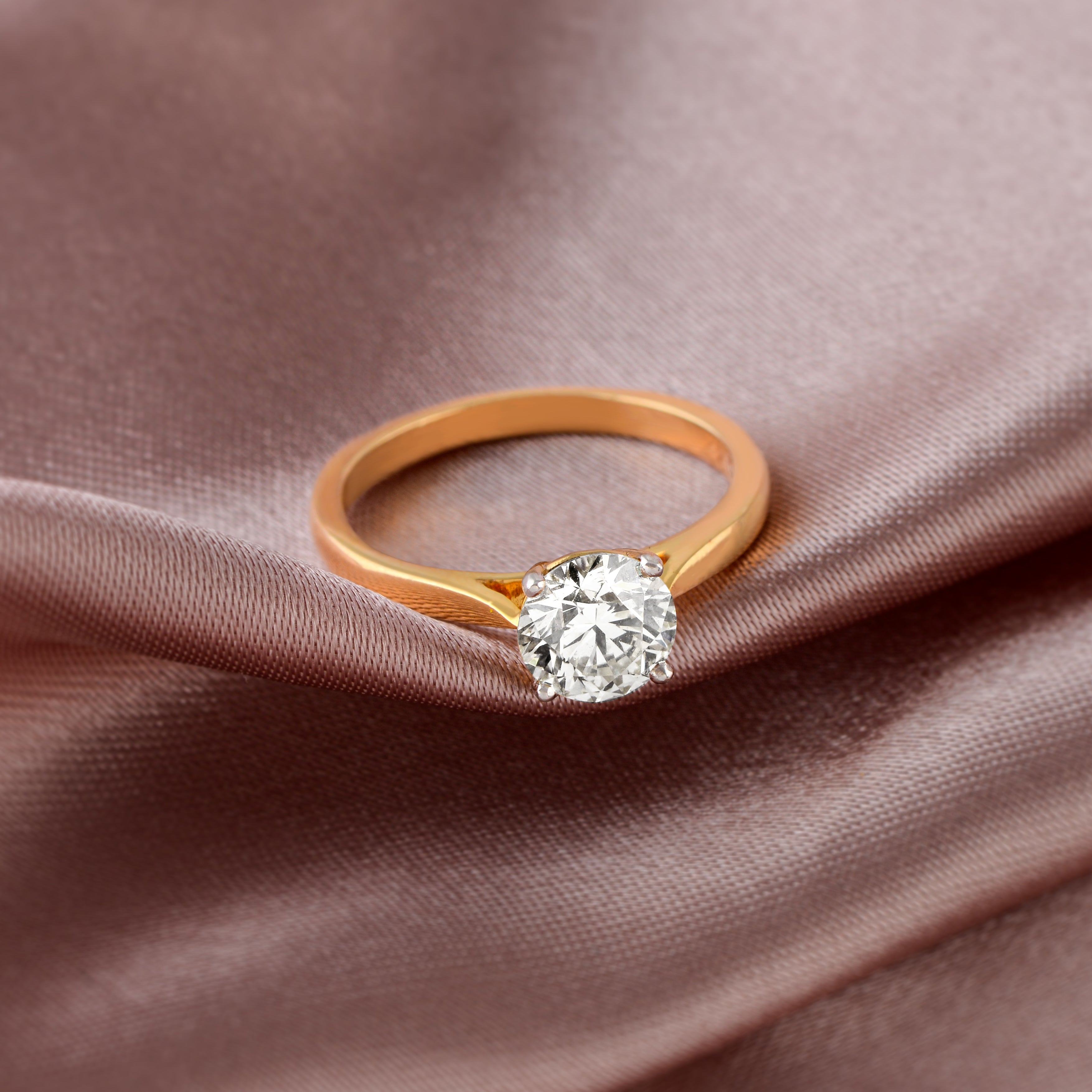 Dazzling Solitire Diamond Ring