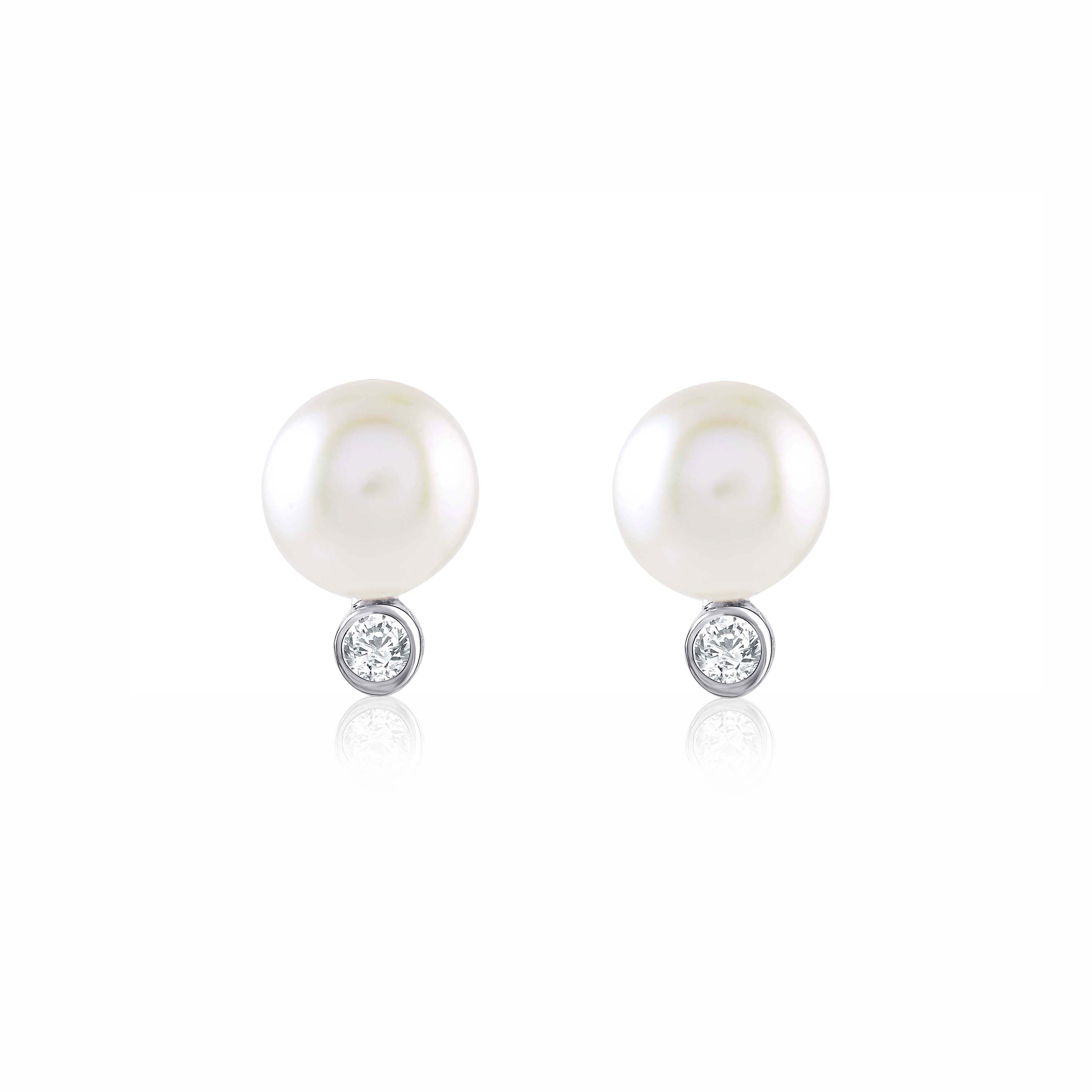 White Cultured Pearl Studs Earring