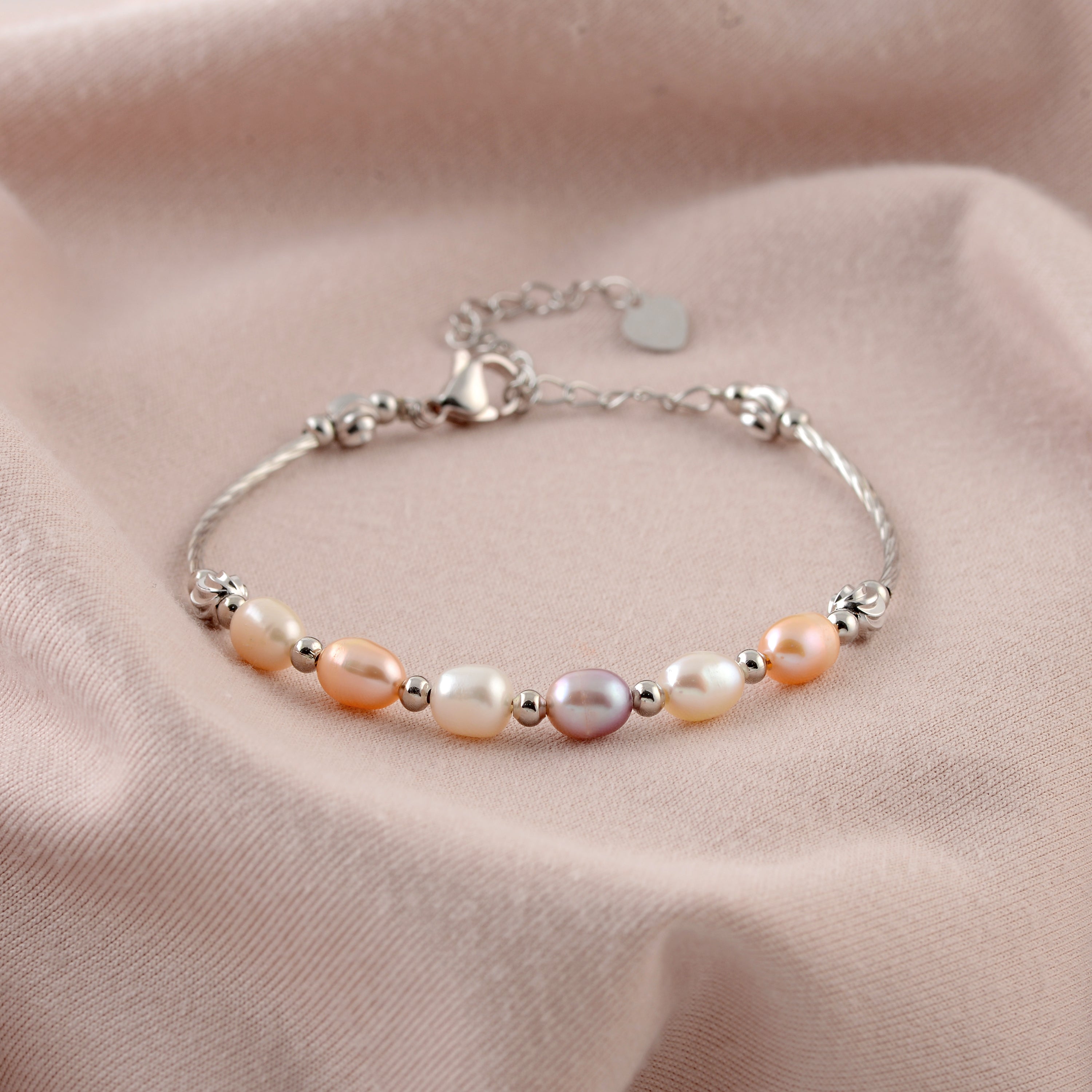 Charming Sterling Silver Bracelet With Pink Pearls
