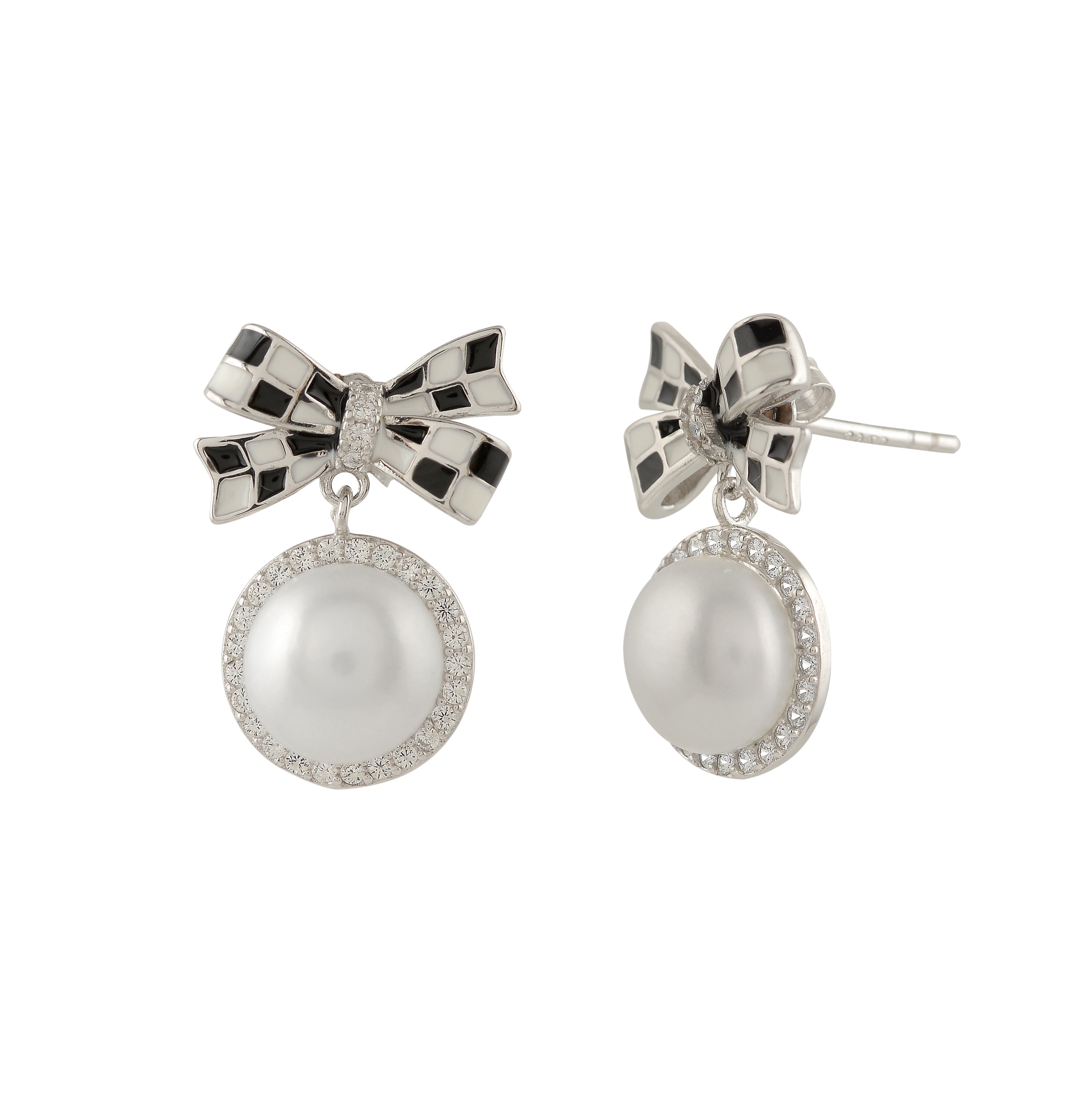 Pearl earrings with bow shape