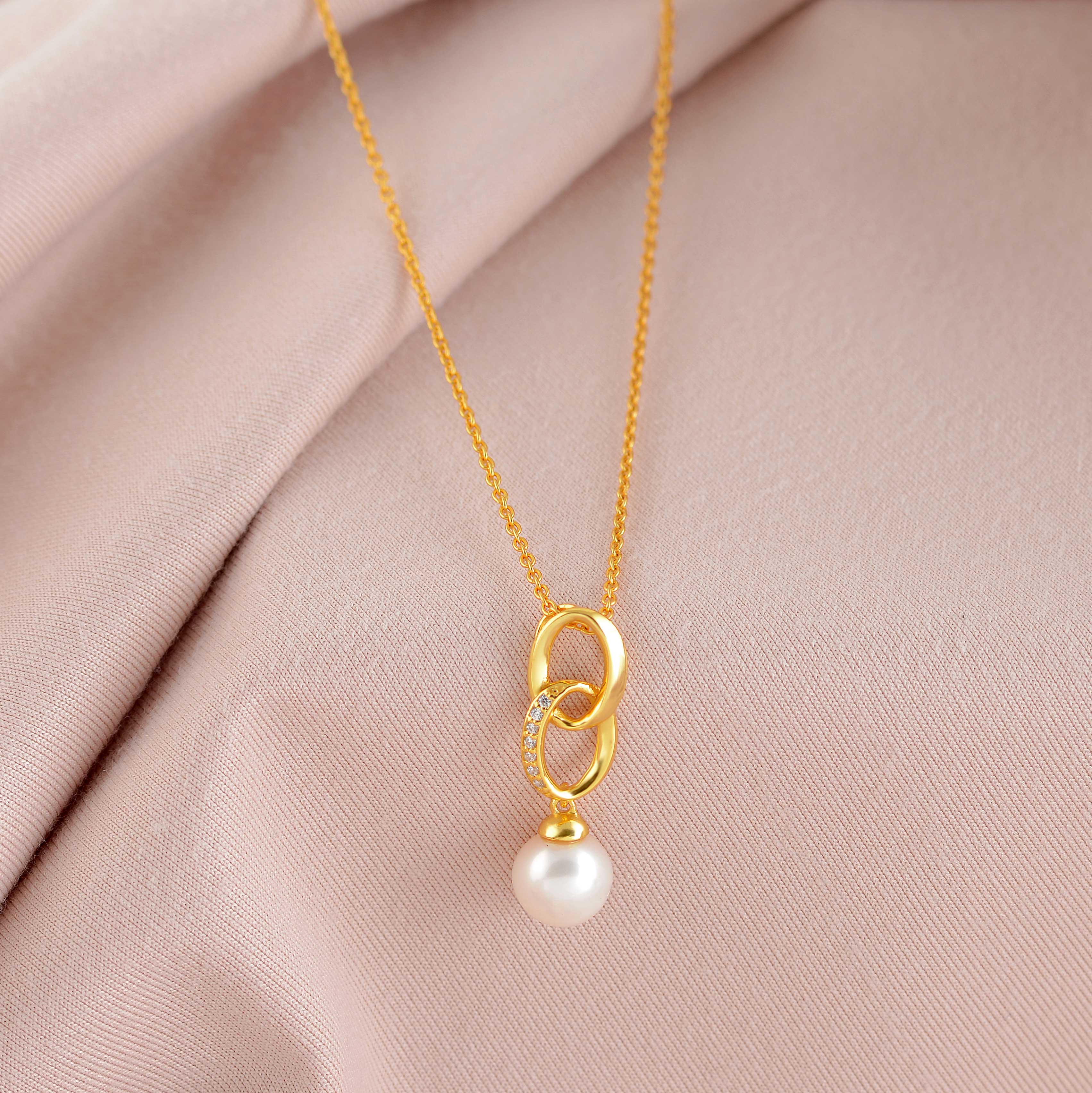 Stylish Freshwater Pearl Pendant Necklace