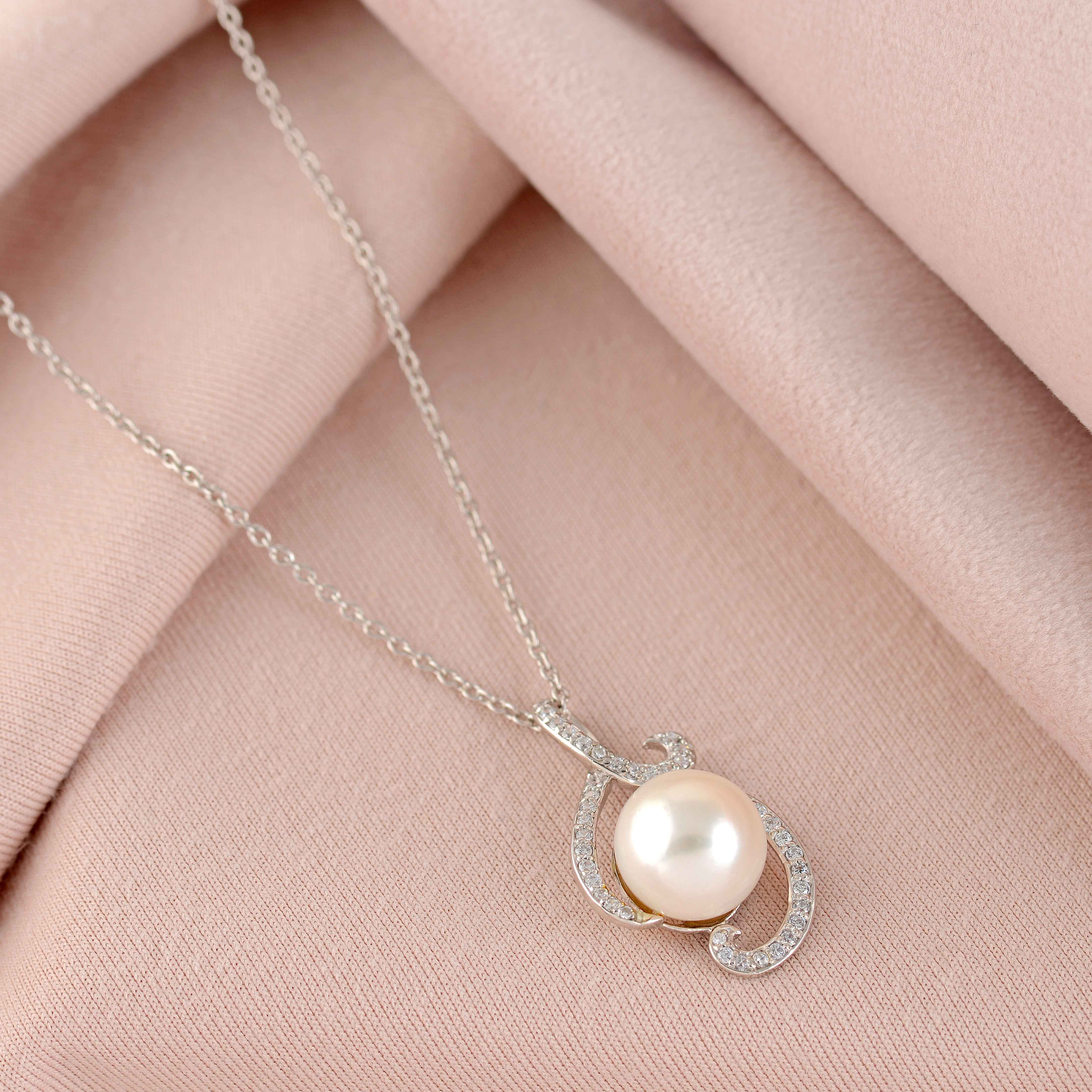 Stylish Natural Freshwater Pearl Necklace Chain