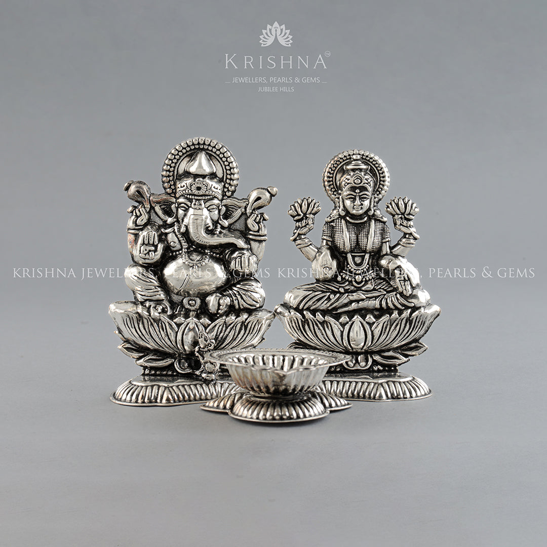 Pure Silver Ganesh Laxmi Murti With Deepam