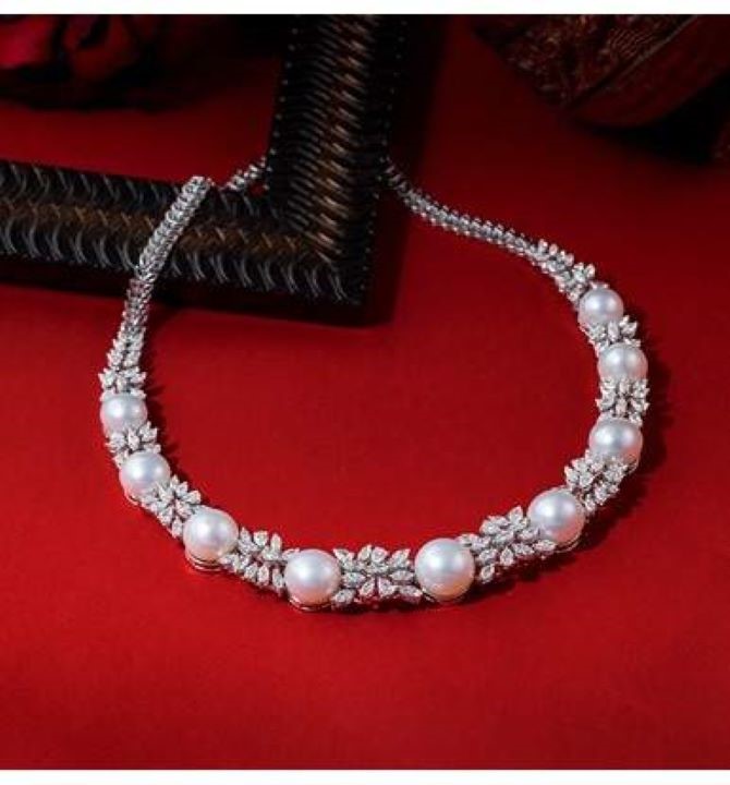 Extremely beautiful and versatile, this Diamond necklace