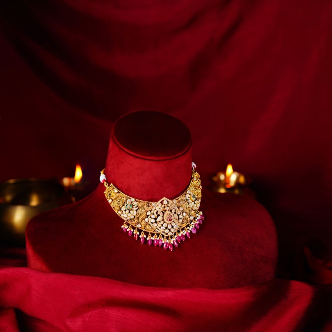 Elegant Gold Choker