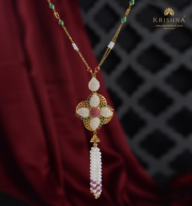 Gold Pearl Chain with Pendant