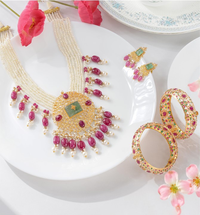 Multiline Gold Pearl Necklace Sets with Guttapusalu