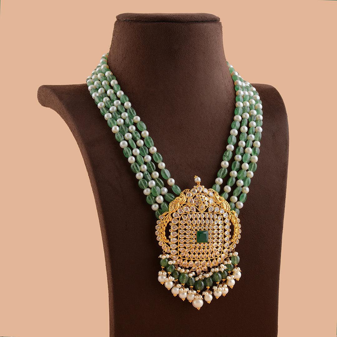 Gold pendant store with beads chain