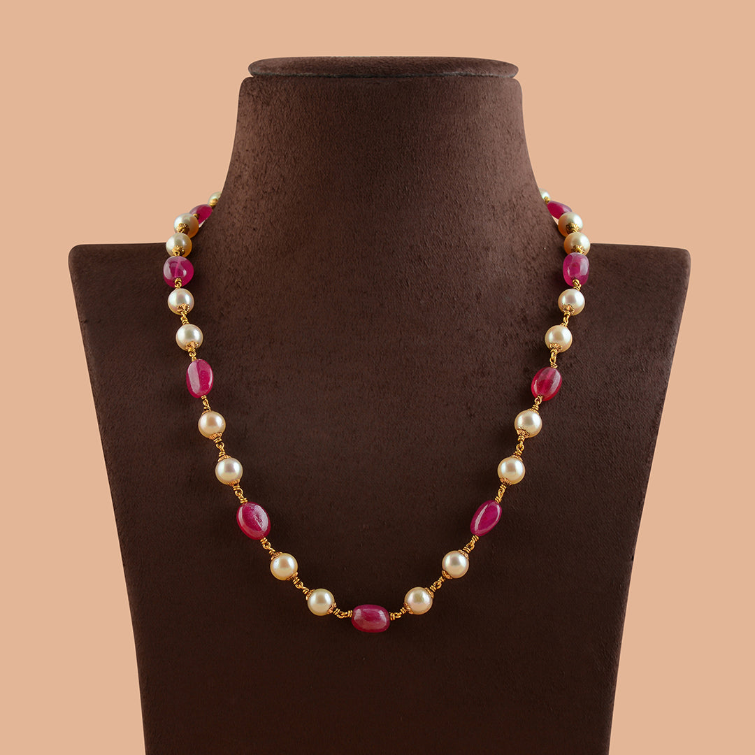 Exquisite  Ruby And Cultured Pearl Necklace In Gold