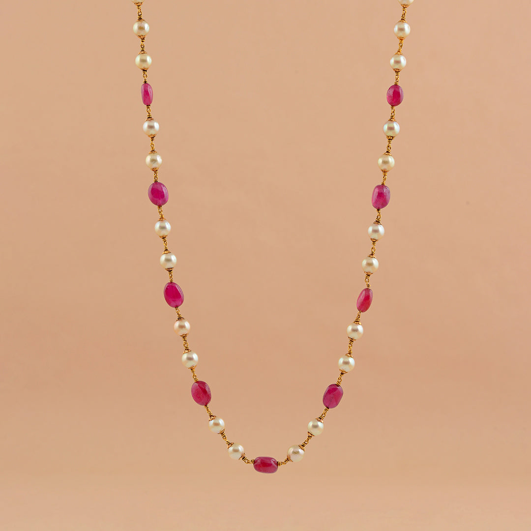 Exquisite  Ruby And Cultured Pearl Necklace In Gold