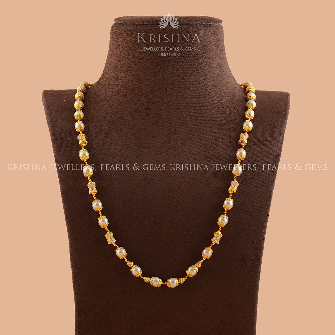 Fanciable Floral Design Pearl Studded Gold Necklace Set