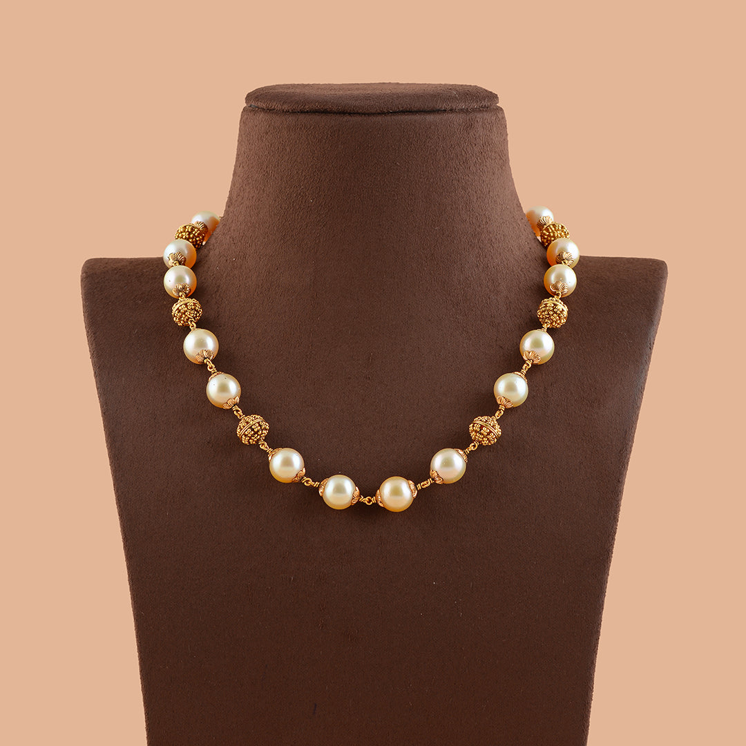 Pretty Pearl Necklace Set