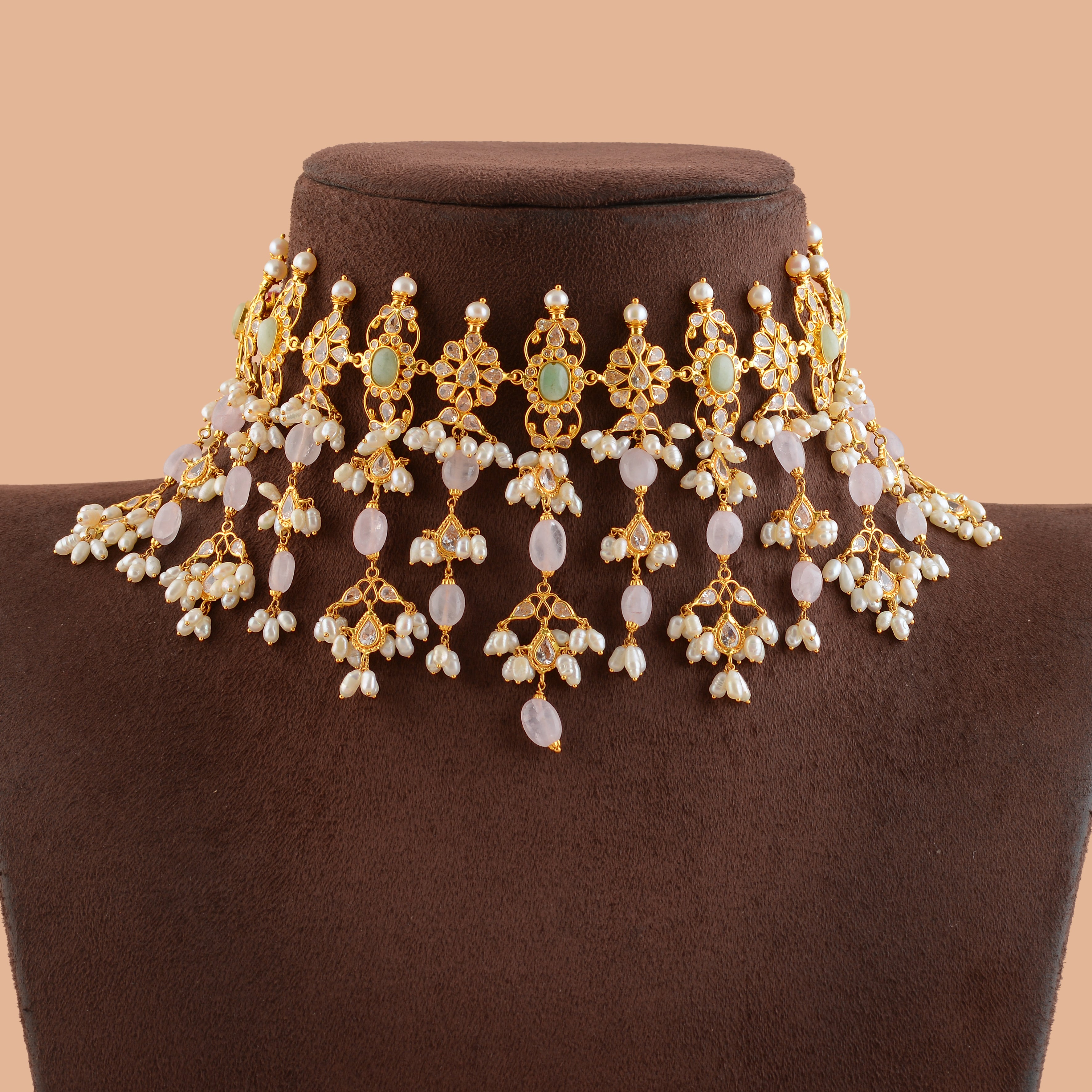 Exotic Gold Pearl Short Necklace