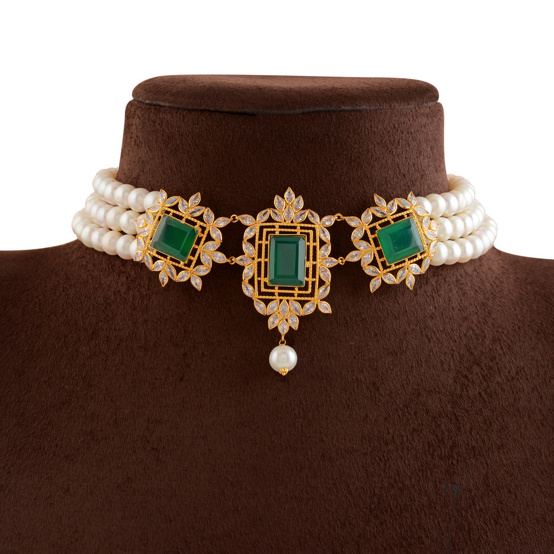 Gold Pearl Choker With Green Pendant