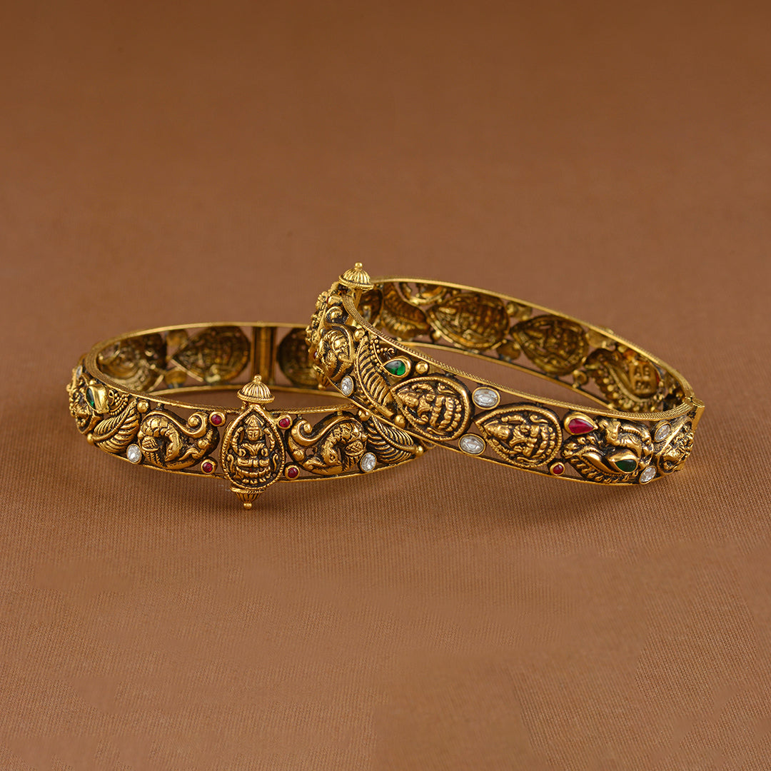 Antique gold store bangle design